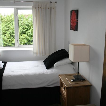 Bed and Breakfast The Leaking Well Dunhampton Екстер'єр фото