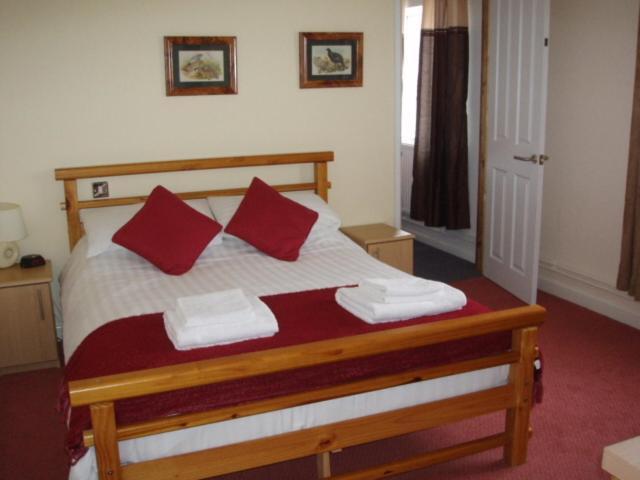 Bed and Breakfast The Leaking Well Dunhampton Номер фото