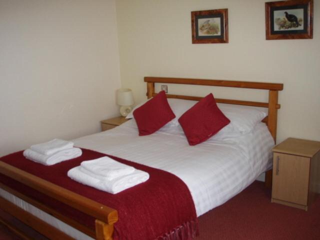 Bed and Breakfast The Leaking Well Dunhampton Номер фото