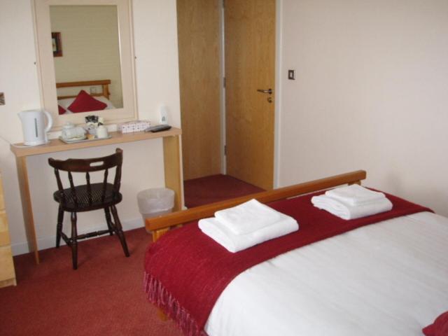 Bed and Breakfast The Leaking Well Dunhampton Номер фото